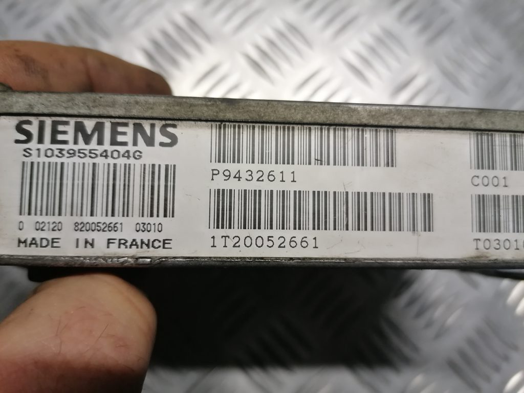Dzinēja vadības bloks priekš VOLVO 850 1995 3 Dzinēja vadības bloks priekš VOLVO 850 1995