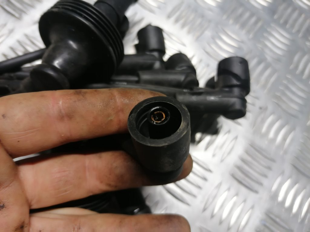 Kvēlsveču vadi priekš VOLVO 850 1995 2 Kvēlsveču vadi priekš VOLVO 850 1995