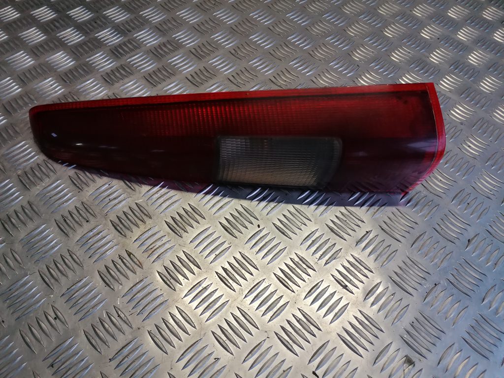 Aizmugurējais labais lukturis priekš VOLVO 850 1995