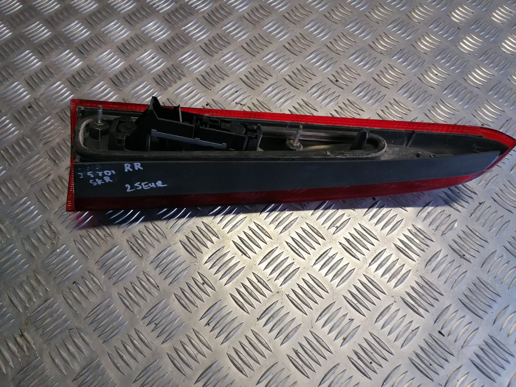 Aizmugurējais labais lukturis priekš VOLVO 850 1995