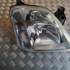 Priekšējais labais lukturis priekš OPEL MERIVA 2005