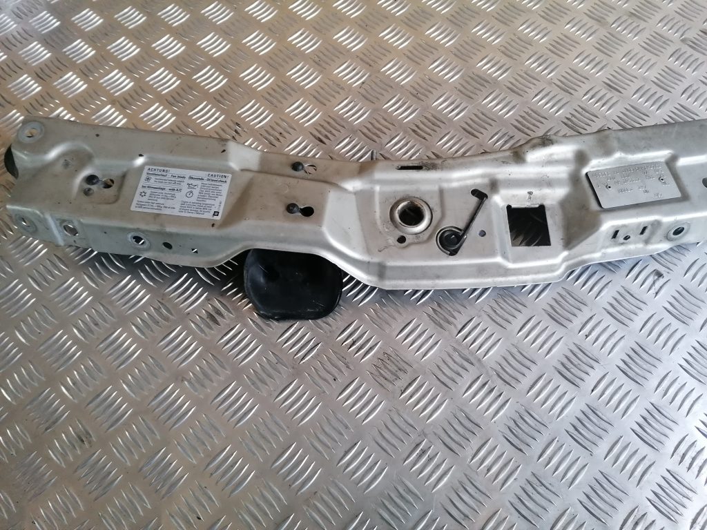 Priekšējā radiatora rāmja augšēja daļa priekš OPEL MERIVA 2005 1 Priekšējā radiatora rāmja augšēja daļa priekš OPEL MERIVA 2005