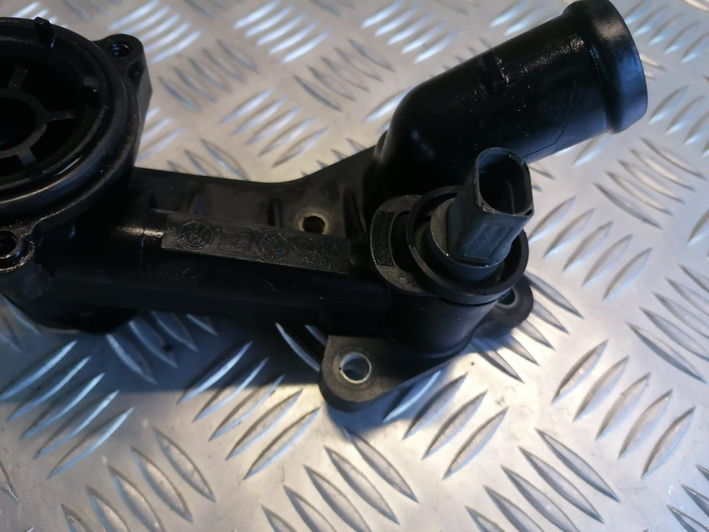 Termostata korpuss priekš VW POLO 2011