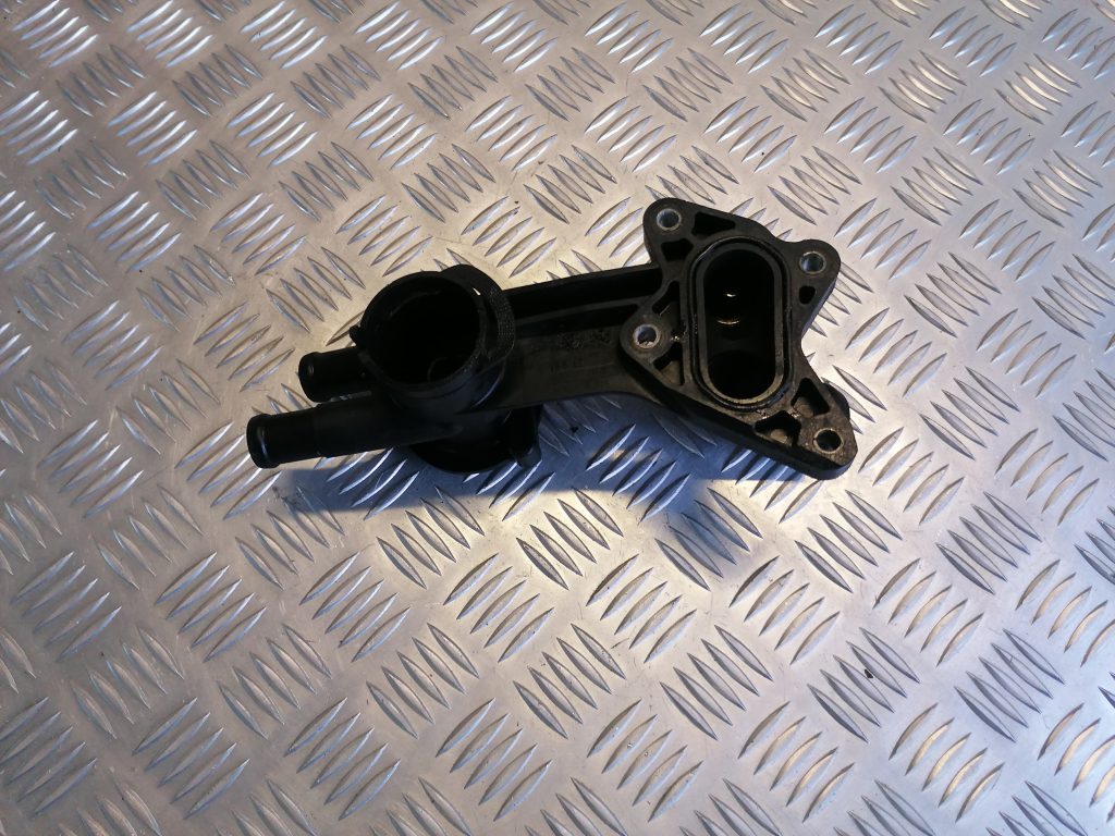 Termostata korpuss priekš VW POLO 2011