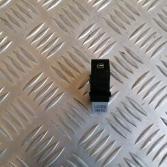 Stikla pacelšanas poga priekš VW POLO 2011