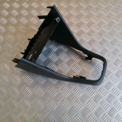 Centrālās konsoles (apdares) sānu panelis priekš VW POLO 2011