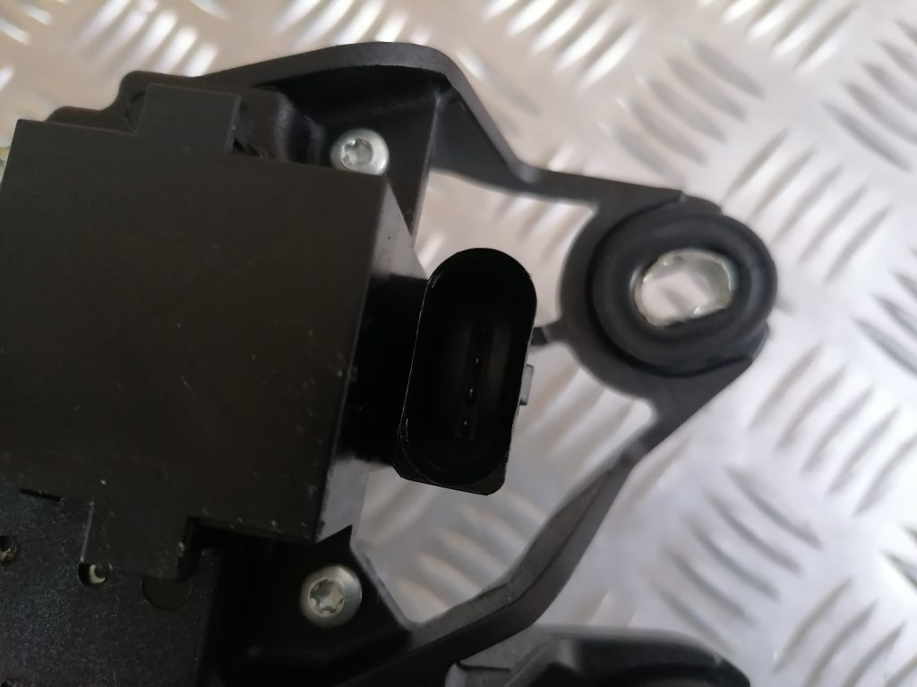 Aizmugurējā stikla tīrītāja motors priekš VW POLO 2011