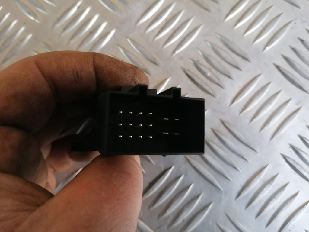 Sēdekļu apsildes releja priekš VW POLO 2011 3 Sēdekļu apsildes releja priekš VW POLO 2011