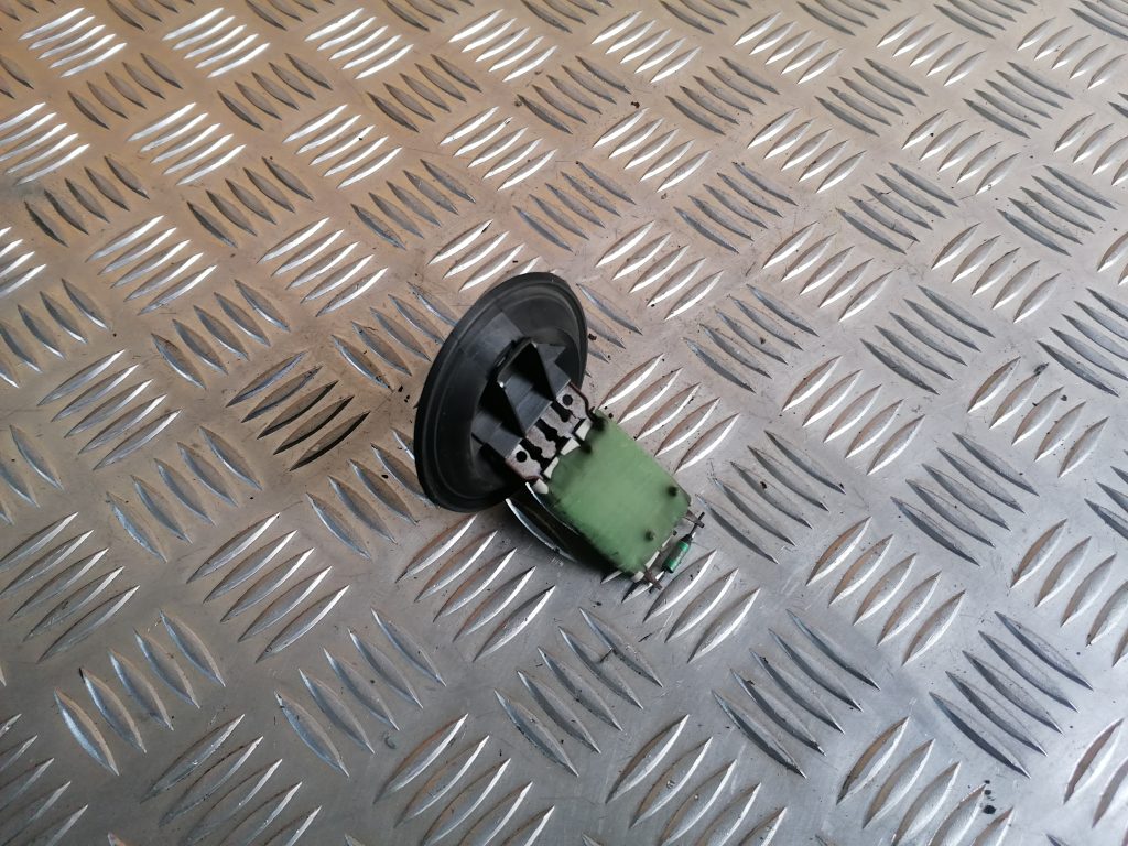 Salona ventilatora rezistors priekš VW POLO 2011