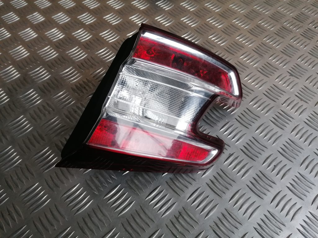 Aizmugurējais labais lukturis priekš RENAULT MEGANE 2011 1 Aizmugurējais labais lukturis priekš RENAULT MEGANE 2011