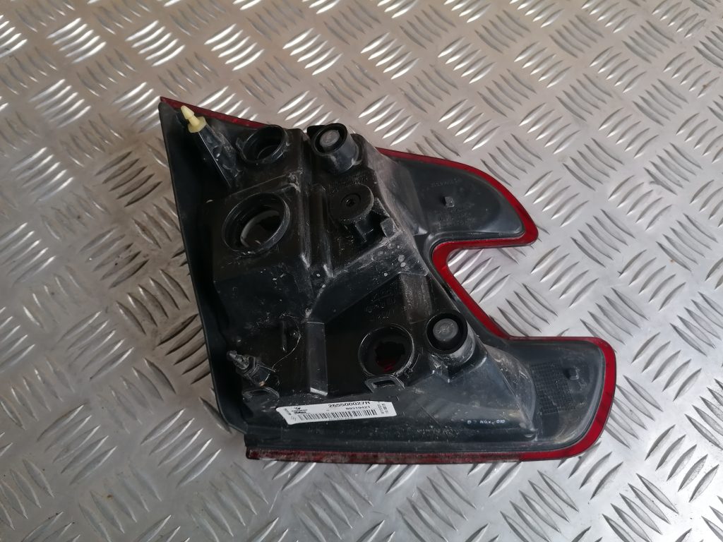 Aizmugurējais labais lukturis priekš RENAULT MEGANE 2011 3 Aizmugurējais labais lukturis priekš RENAULT MEGANE 2011