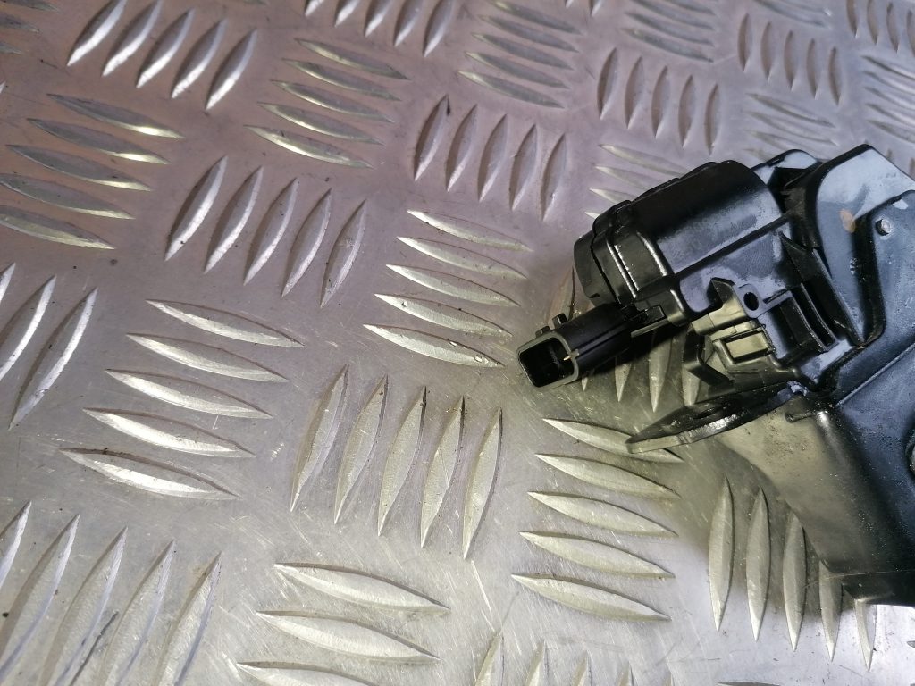 Bagāžnieka vāka slēdzene priekš RENAULT MEGANE 2011