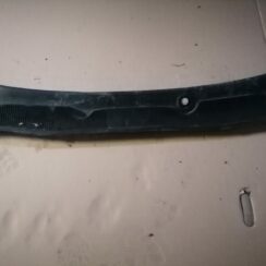 Vējstikla uzlikas (deflektora) režģis priekš RENAULT MEGANE 2011