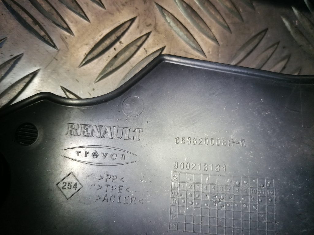 Vējstikla uzlika (deflektors) priekš RENAULT MEGANE 2011 3 Vējstikla uzlika (deflektors) priekš RENAULT MEGANE 2011