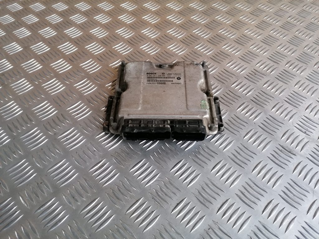 Dzinēja vadības bloks priekš CHRYSLER GRAND VOYAGER 2004 1 Dzinēja vadības bloks priekš CHRYSLER GRAND VOYAGER 2004