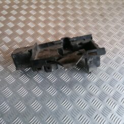 Akumulatora pamatnes kronšteins priekš CHRYSLER GRAND VOYAGER 2004