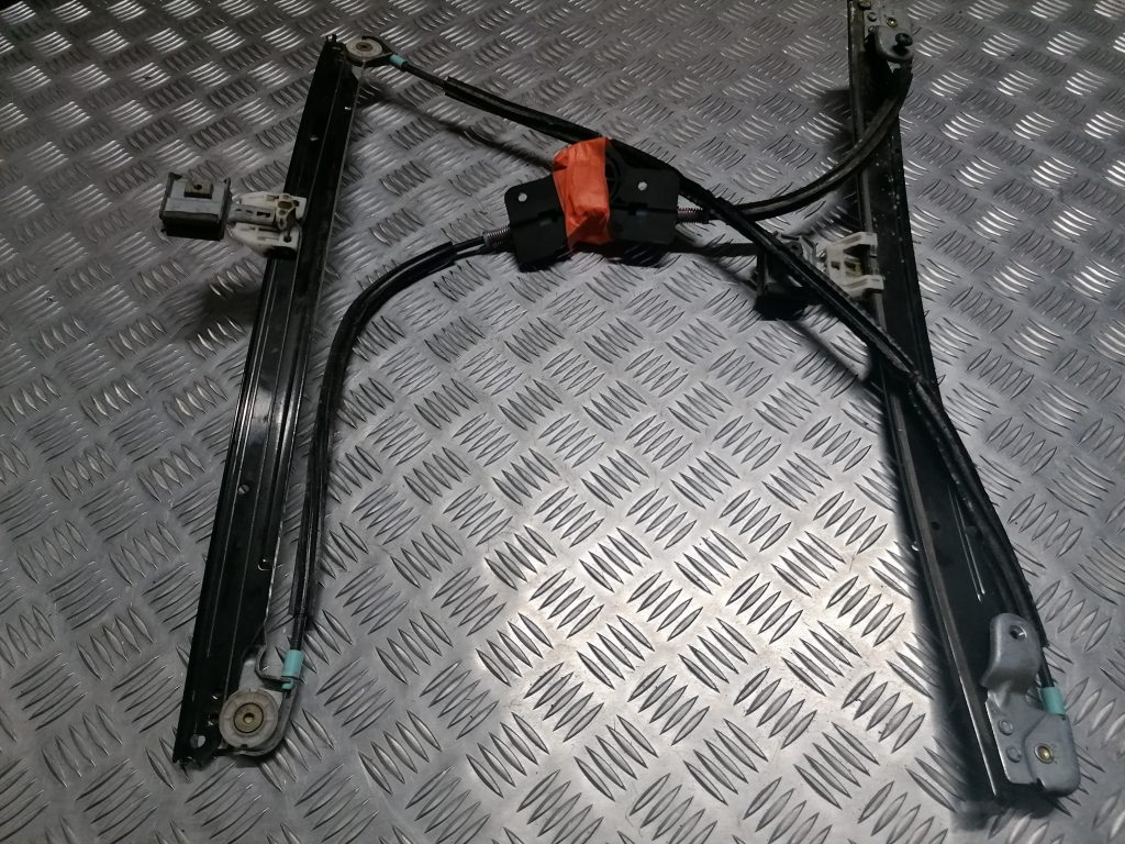 Stikla pacelšanas mehānisms aizmugurējais kreisais priekš CHRYSLER GRAND VOYAGER 2004