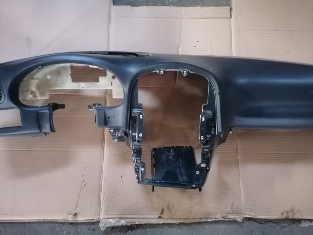 Mērinstrumentu panelis priekš CHRYSLER GRAND VOYAGER 2004 1 Mērinstrumentu panelis priekš CHRYSLER GRAND VOYAGER 2004