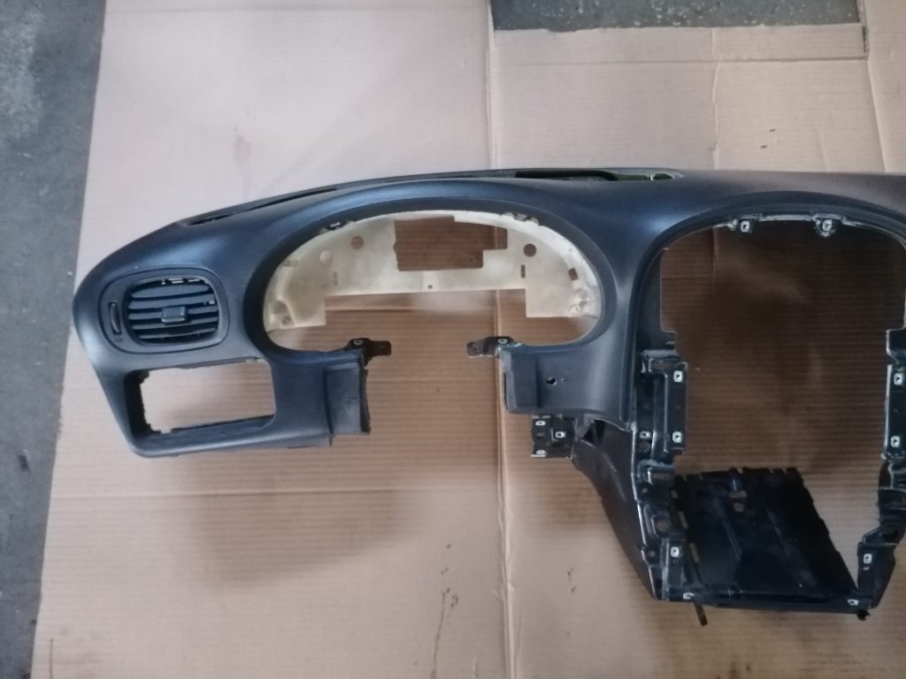 Mērinstrumentu panelis priekš CHRYSLER GRAND VOYAGER 2004 2 Mērinstrumentu panelis priekš CHRYSLER GRAND VOYAGER 2004