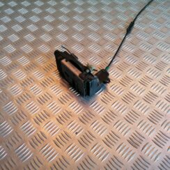 Priekšējo labo durvju slēdzene priekš OPEL ASTRA H 2006