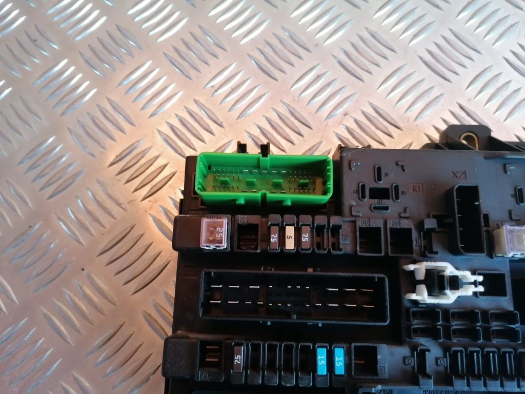 Drošinātāju bloks priekš OPEL ASTRA H 2006 5 Drošinātāju bloks priekš OPEL ASTRA H 2006