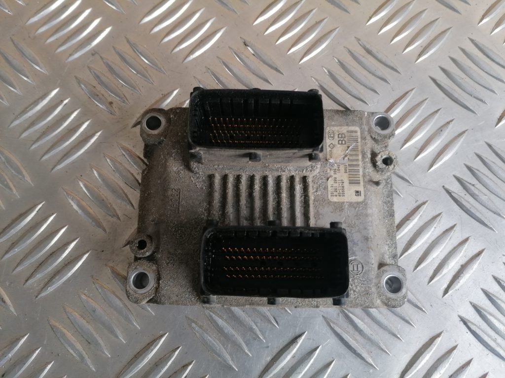 Dzinēja vadības bloks priekš OPEL ASTRA H 2006 2 Dzinēja vadības bloks priekš OPEL ASTRA H 2006