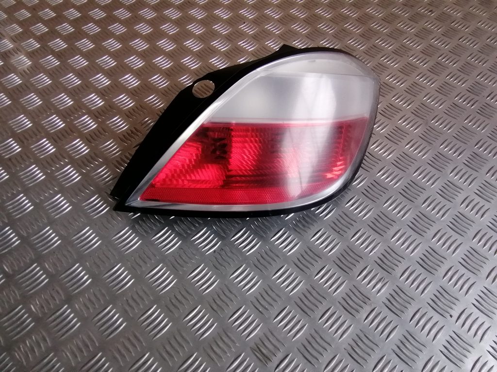 Aizmugurējais labais lukturis priekš OPEL ASTRA H 2006 1 Aizmugurējais labais lukturis priekš OPEL ASTRA H 2006