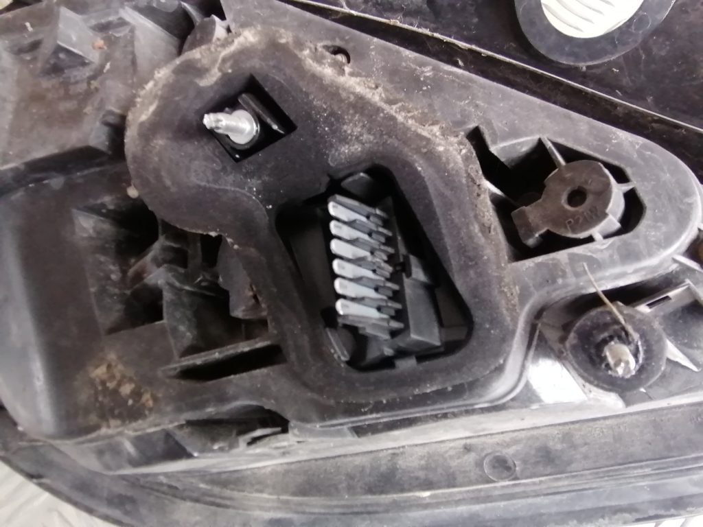 Aizmugurējais labais lukturis priekš OPEL ASTRA H 2006 3 Aizmugurējais labais lukturis priekš OPEL ASTRA H 2006