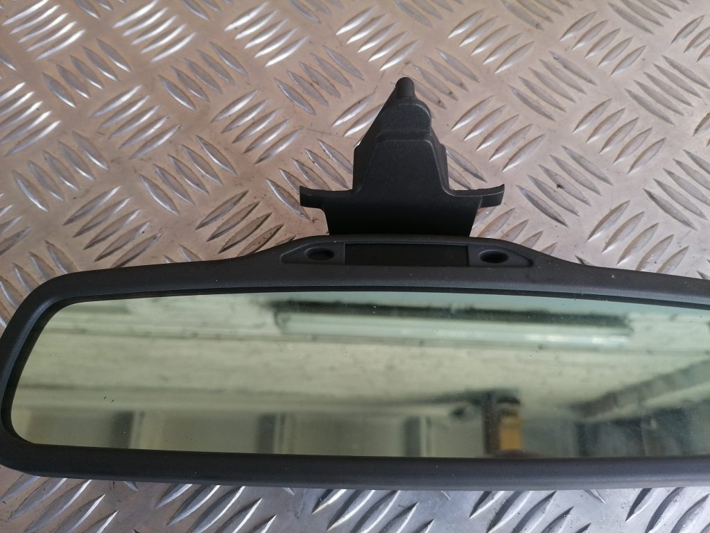 Salona atpakaļskata spogulis priekš VOLVO V70 2004