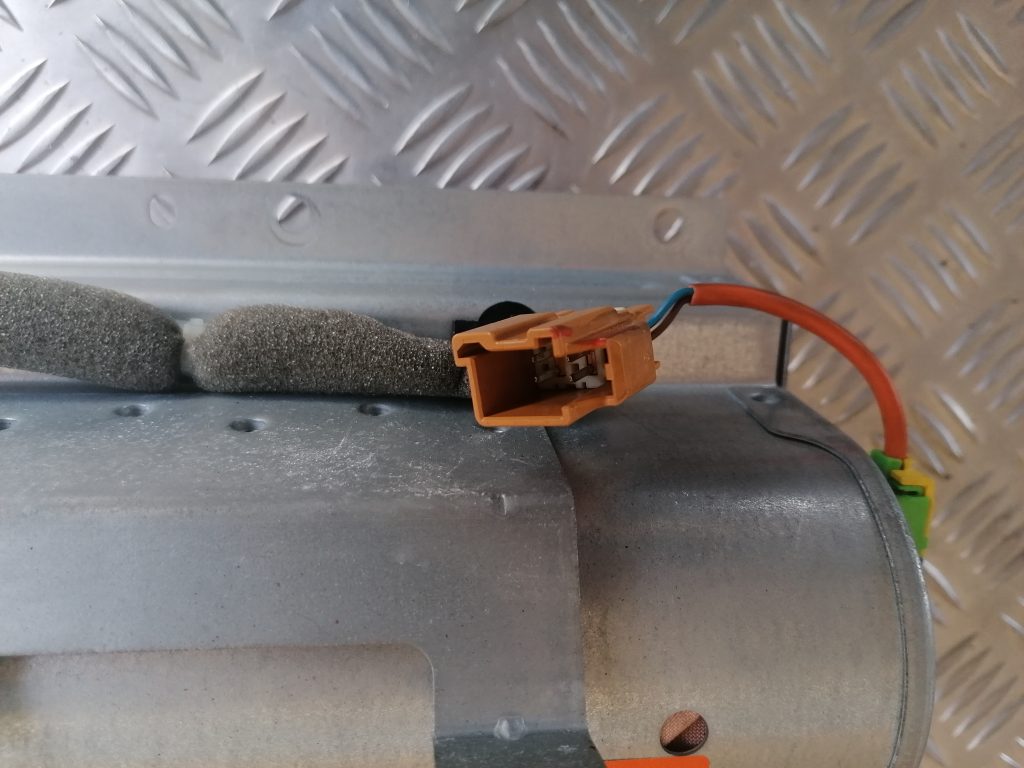 Mērinstrumentu paneļa drošības spilvens priekš VOLVO V70 2004