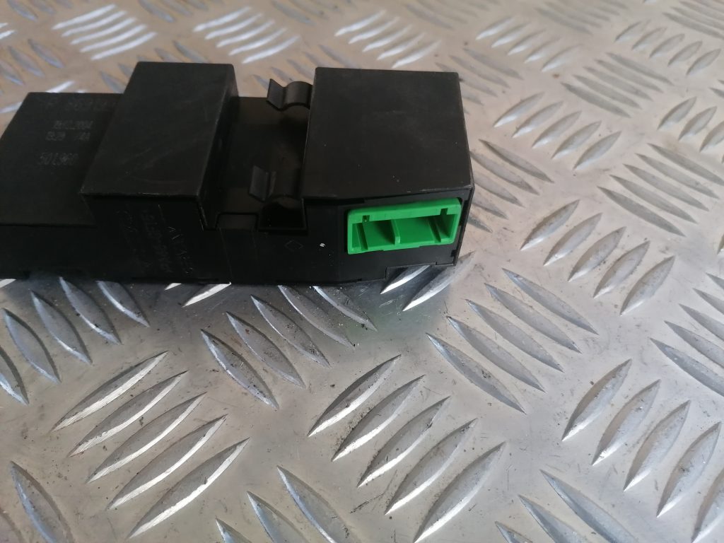 ESP ātruma devējs priekš VOLVO V70 2004 2 ESP ātruma devējs priekš VOLVO V70 2004