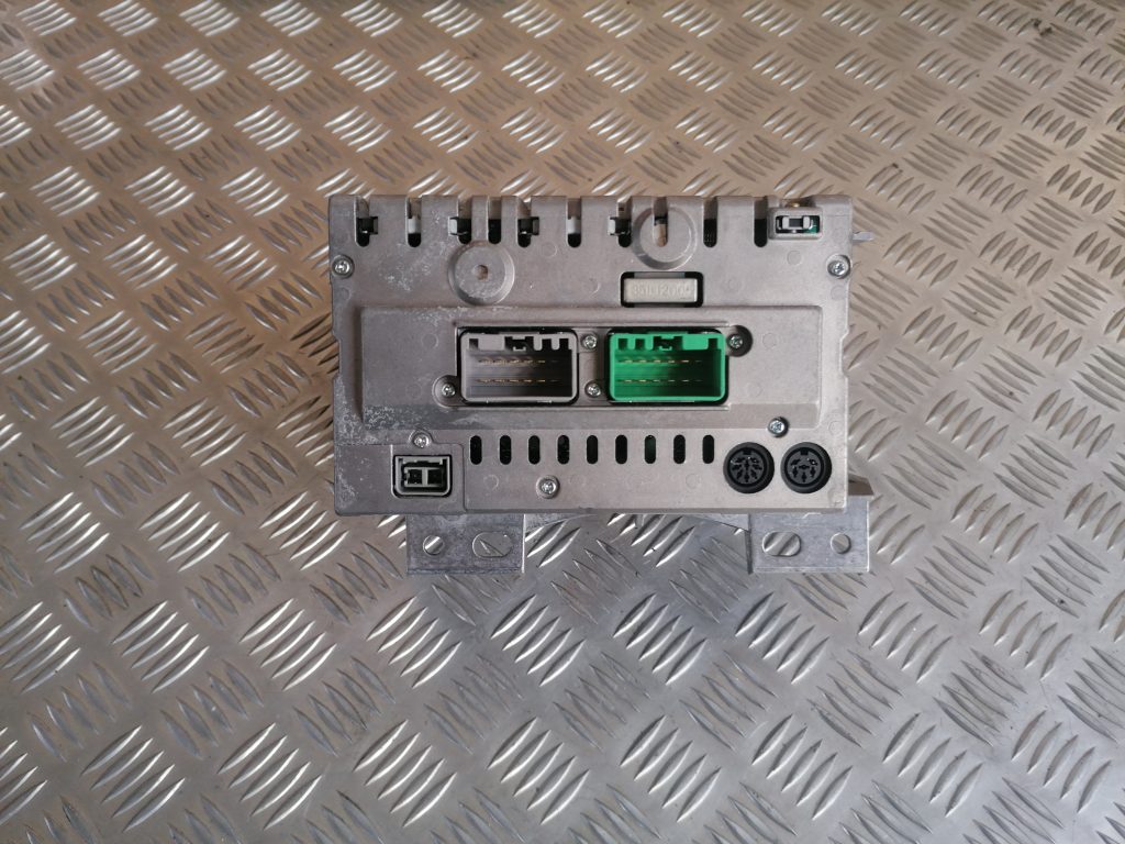 CD/DVD/Navigācijas bloks priekš VOLVO V70 2004 5 CD/DVD/Navigācijas bloks priekš VOLVO V70 2004