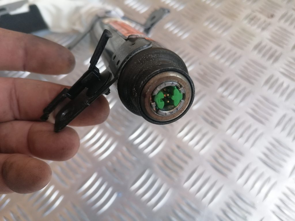 Griestu drošības spilvens, pa labi priekš VOLVO V70 2004 2 Griestu drošības spilvens, pa labi priekš VOLVO V70 2004