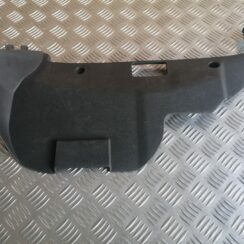 Mērinstrumentu paneļa apakšēja apdare priekš VOLVO V70 2004