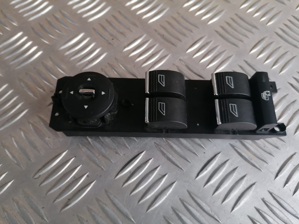 Šofera durvju slēdža pogas priekš FORD C-MAX 2011 2 Šofera durvju slēdža pogas priekš FORD C-MAX 2011