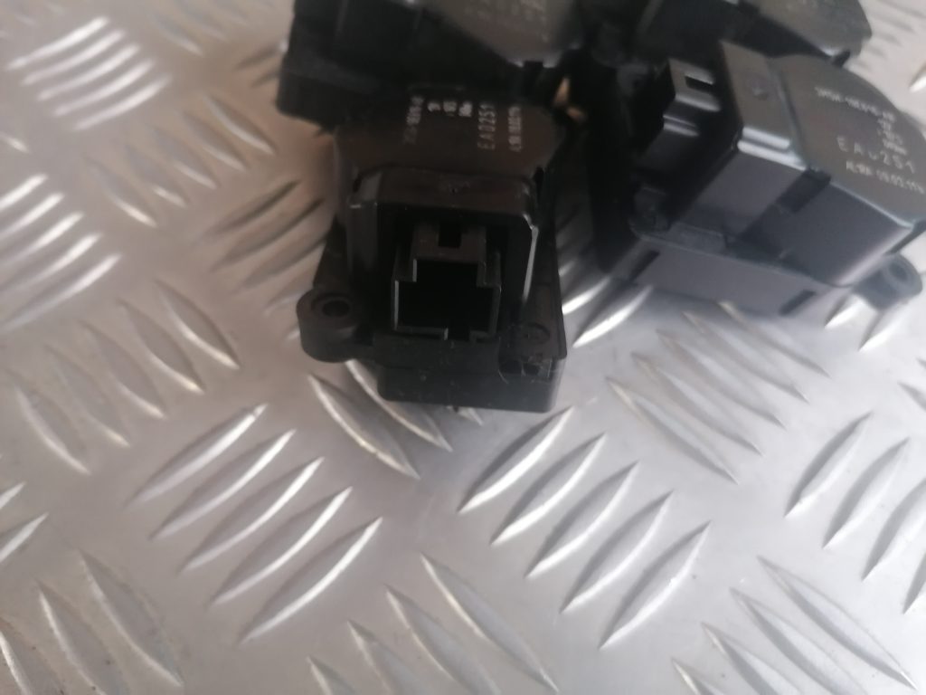 Apsildes sistēmas aktuators priekš FORD C-MAX 2011