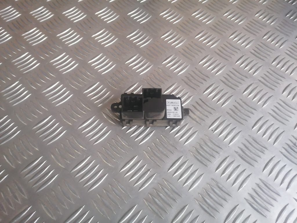 Salona ventilatora rezistors priekš FORD C-MAX 2011