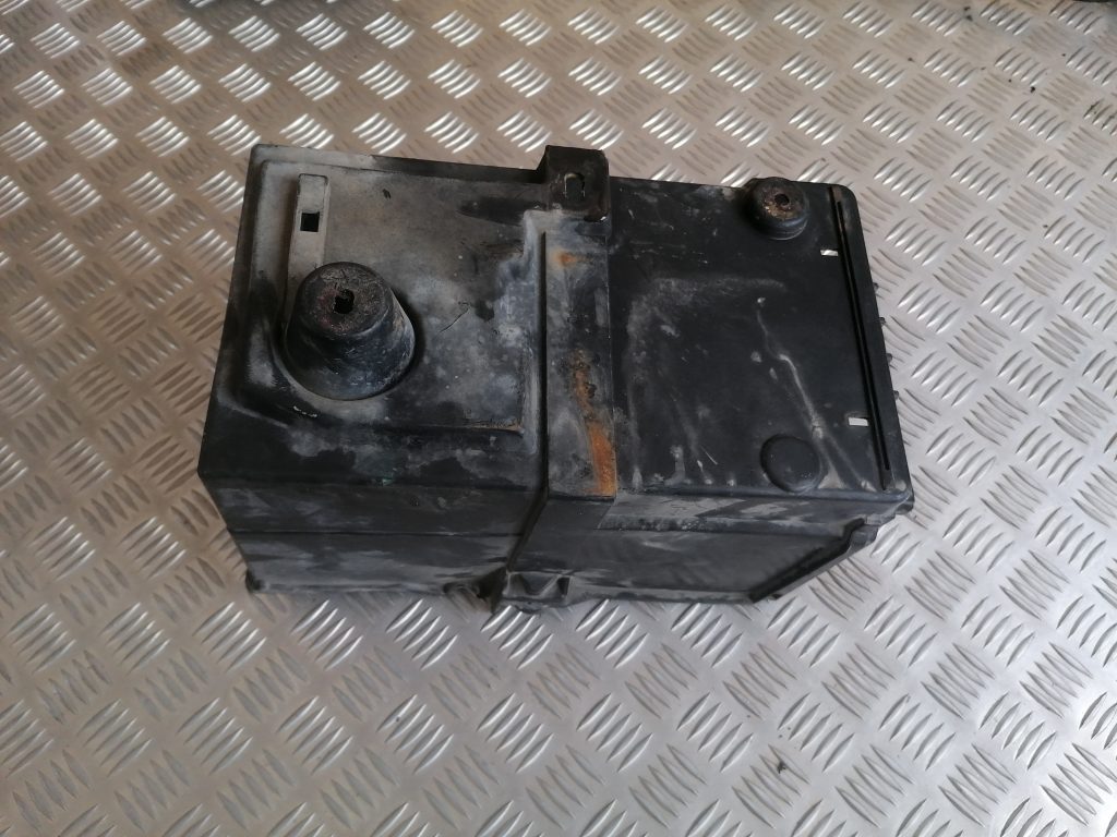 Akumulatora stiprināšanas korpuss priekš FORD C-MAX 2011 1 Akumulatora stiprināšanas korpuss priekš FORD C-MAX 2011