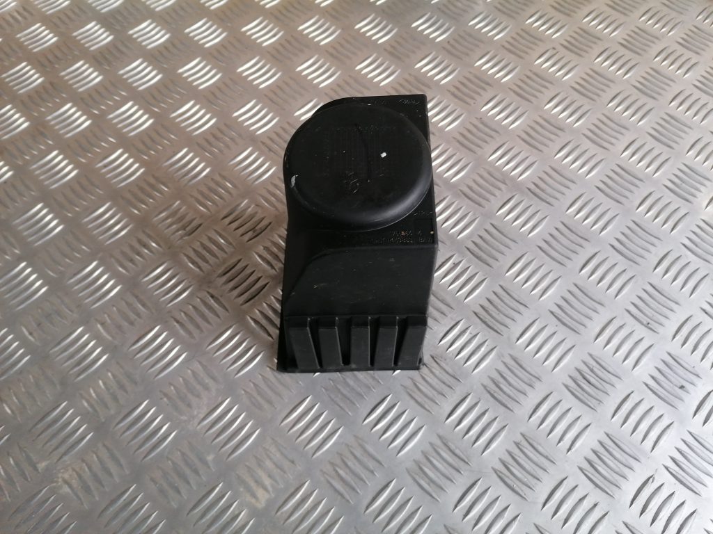 Centrālās konsoles nodalījums priekš FORD C-MAX 2011 2 Centrālās konsoles nodalījums priekš FORD C-MAX 2011