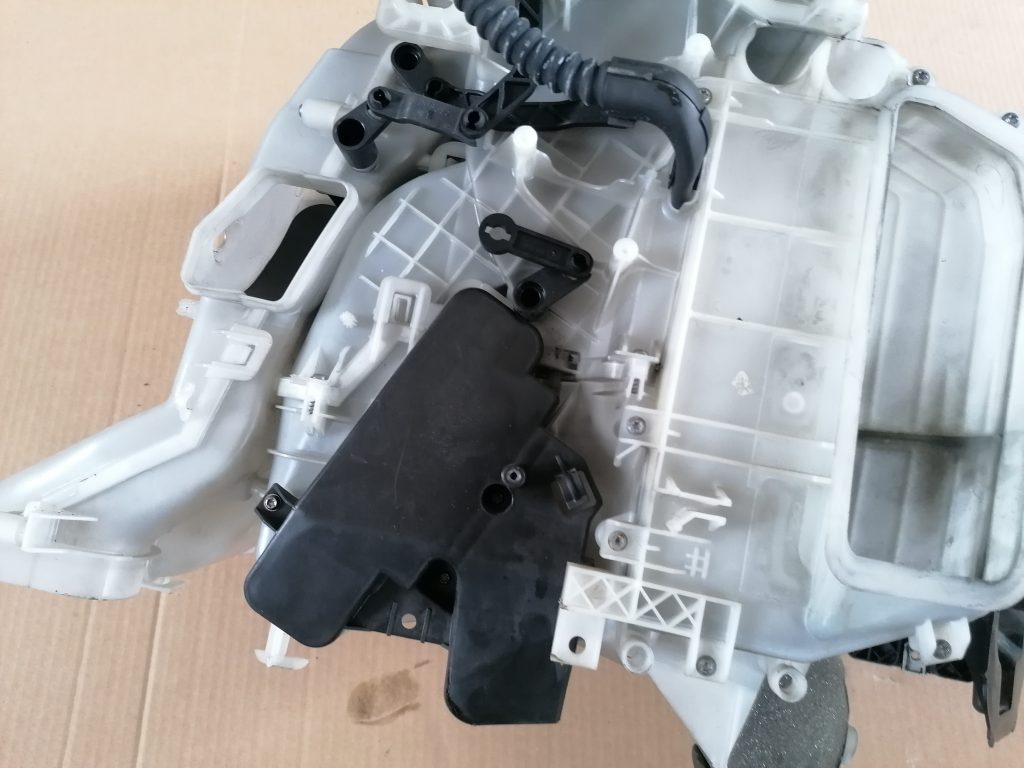 Salona sildītājs priekš SAAB 9-3 2002 5 Salona sildītājs priekš SAAB 9-3 2002