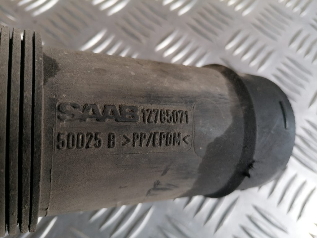 Gaisa filtra korpusa caurule priekš SAAB 9-3 2002 2 Gaisa filtra korpusa caurule priekš SAAB 9-3 2002