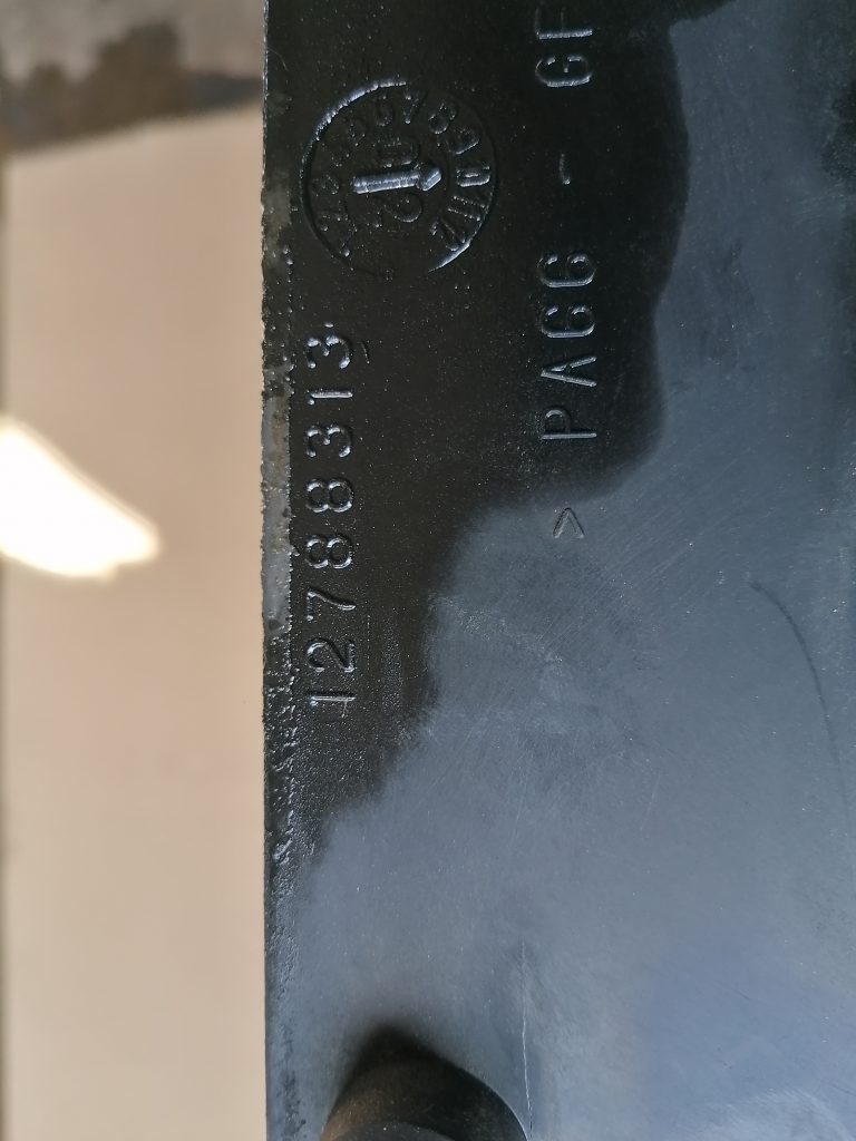 Dzinēja dekoratīvais vāks priekš SAAB 9-3 2002