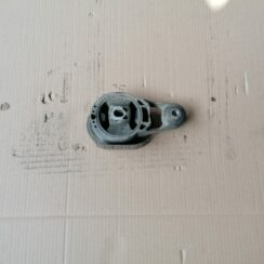 Dzinēja spilvens priekš SAAB 9-3 2002