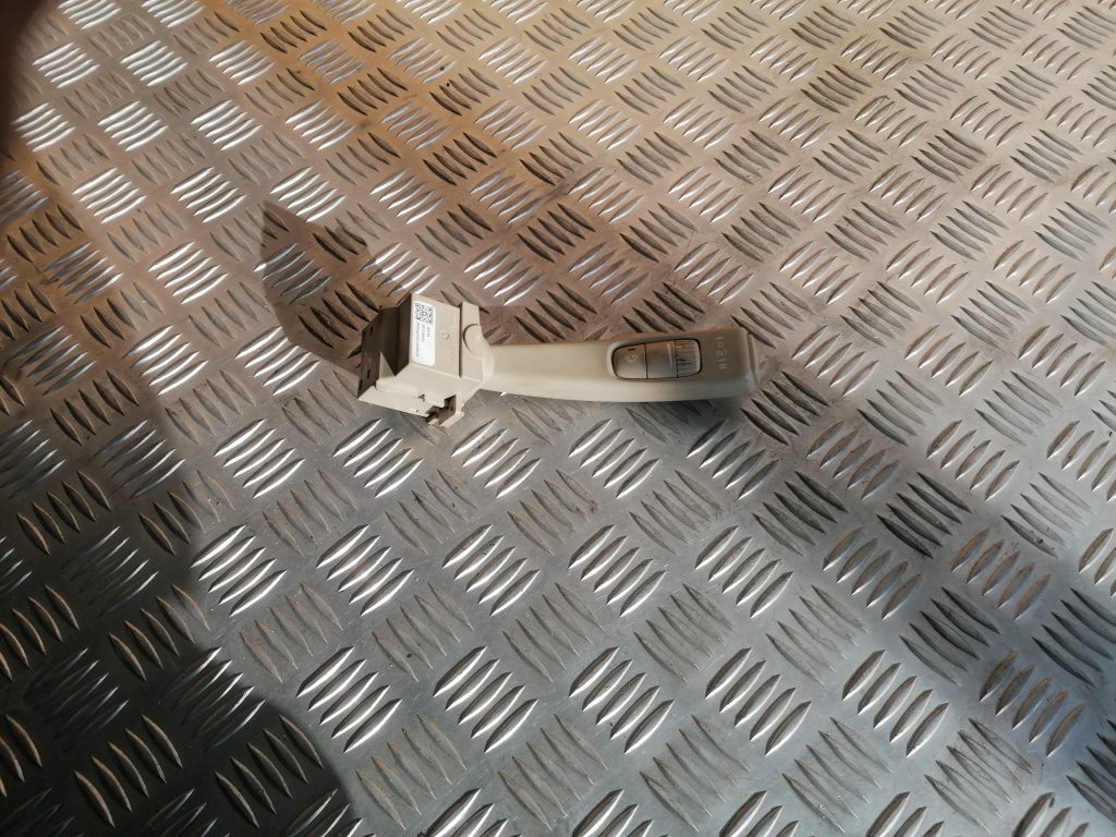 Stikla tīrītāja slēdzis priekš VOLVO S80 2007 GREY 1 Stikla tīrītāja slēdzis priekš VOLVO S80 2007 GREY