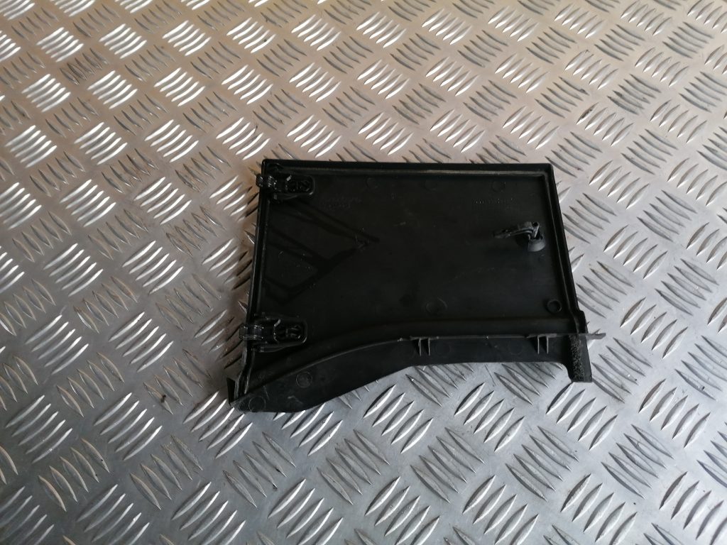 Ieplūdes gaisa deflektors, pa kreisi priekš VOLVO S80 2007 GREY 2 Ieplūdes gaisa deflektors, pa kreisi priekš VOLVO S80 2007 GREY