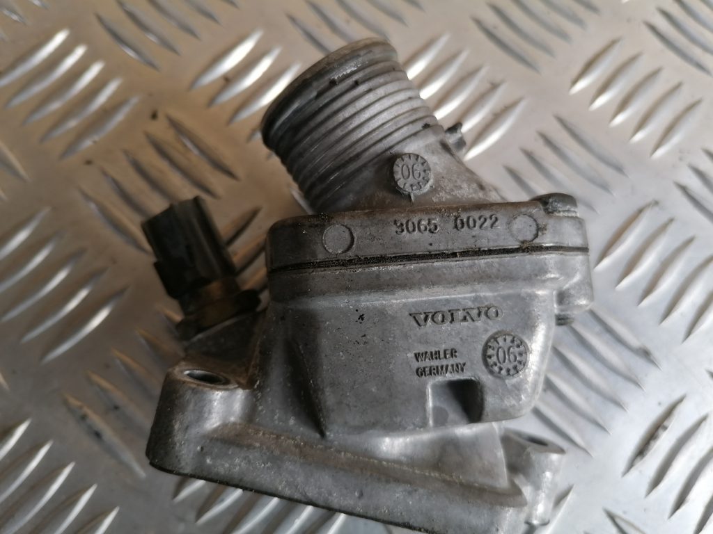 Termostata korpuss priekš VOLVO S80 2007 GREY 3 Termostata korpuss priekš VOLVO S80 2007 GREY