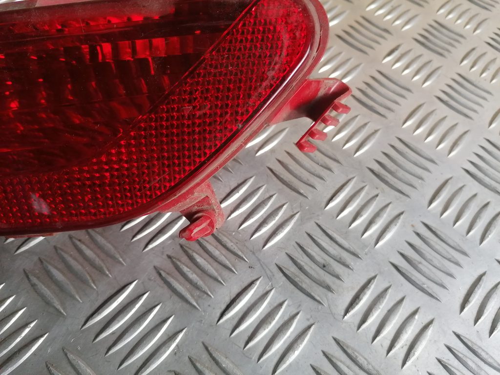 Miglas lukturis aizmugurē kreisā pusē priekš CITROEN C4 2006