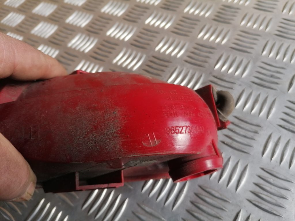 Miglas lukturis aizmugurē kreisā pusē priekš CITROEN C4 2006