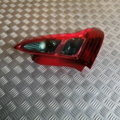 Aizmugurējais labais lukturis priekš CITROEN C4 2006