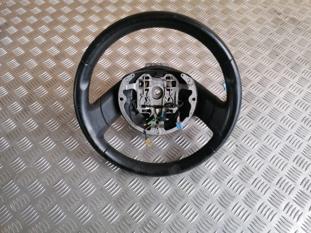 Stūre priekš CITROEN C4 2006 1 Stūre priekš CITROEN C4 2006